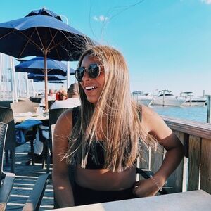 Meet your Posher, Nicole